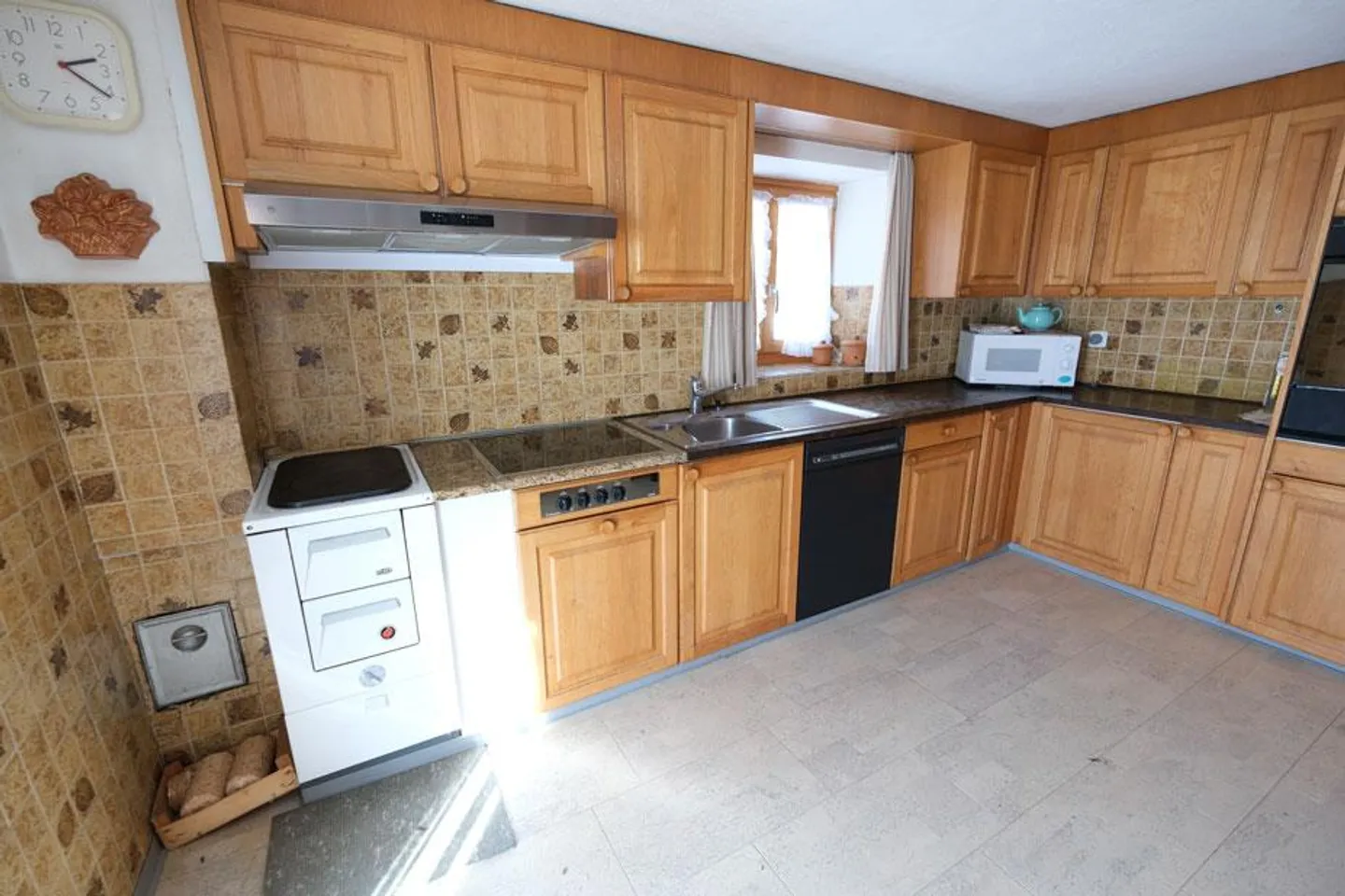 The traditional two-family house in Rabius, in the Grisons Oberland - Photo 4 of 14