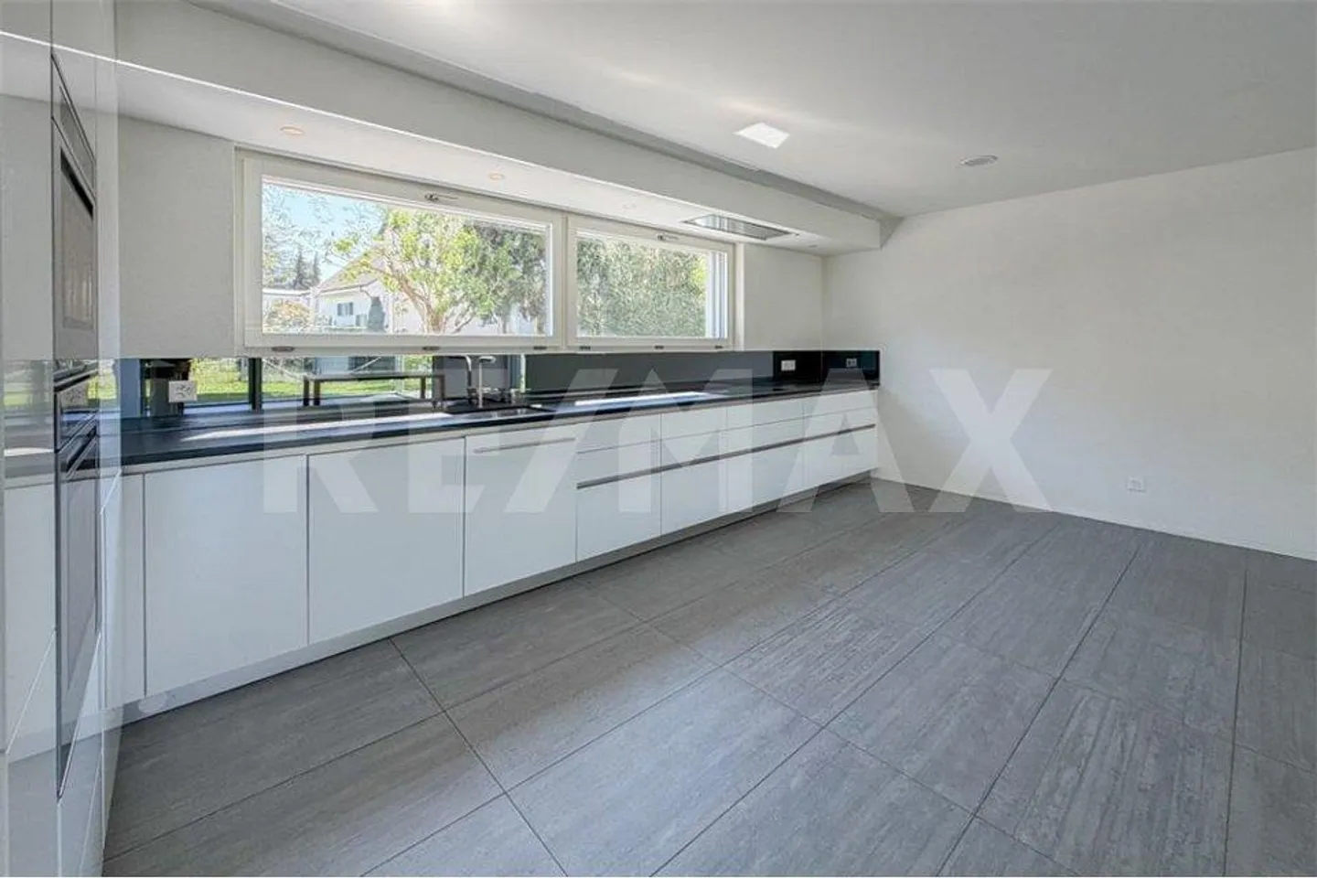 Your personal retreat in the green – stylish 4.5 room garden apartment - Photo 5 of 13