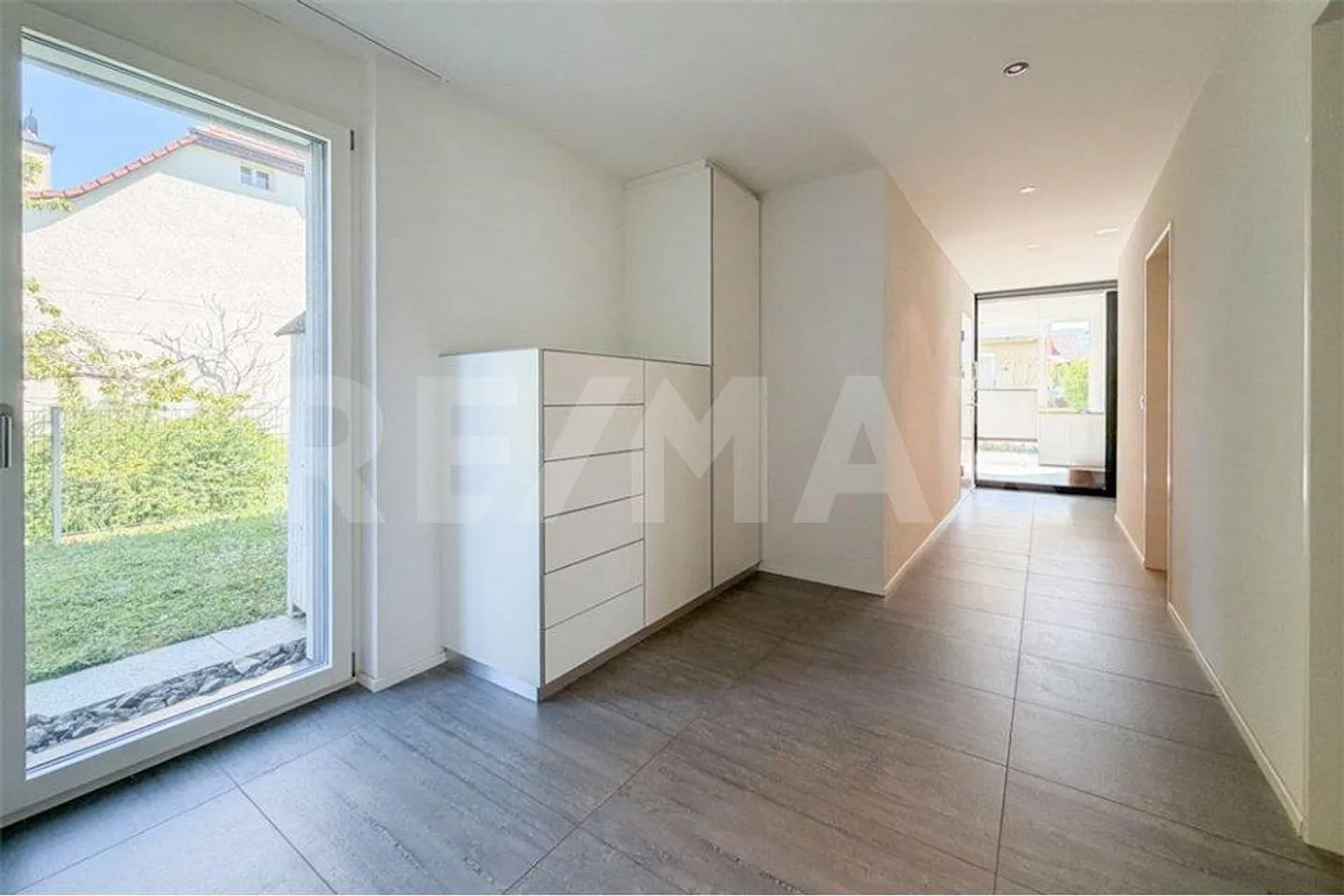 Your personal retreat in the green – stylish 4.5 room garden apartment - Photo 7 of 13