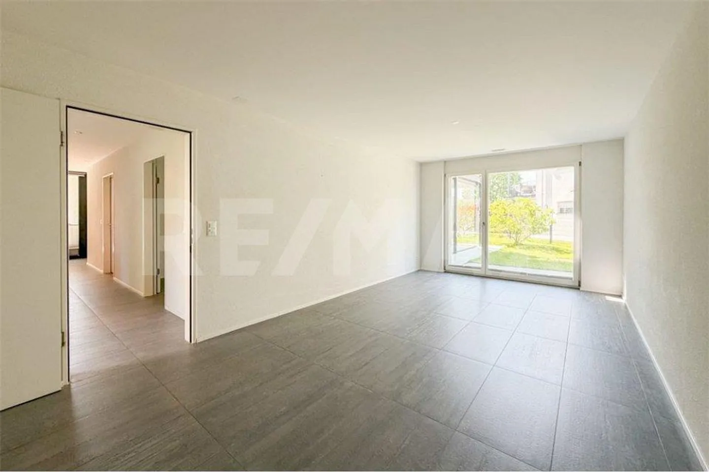 Your personal retreat in the green – stylish 4.5 room garden apartment - Photo 9 of 13