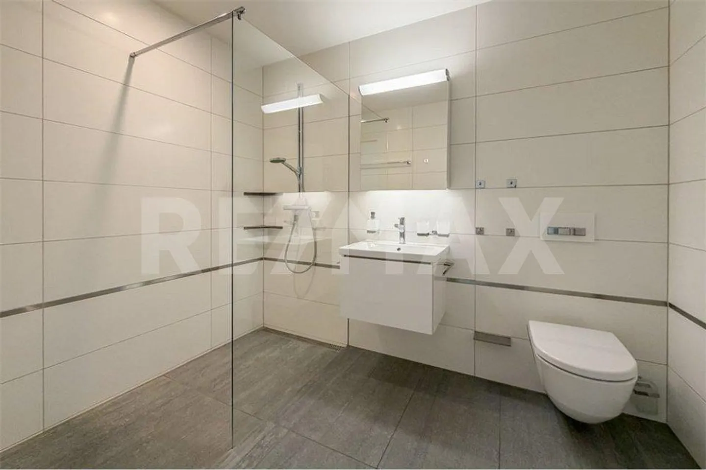 Your personal retreat in the green – stylish 4.5 room garden apartment - Photo 10 of 13