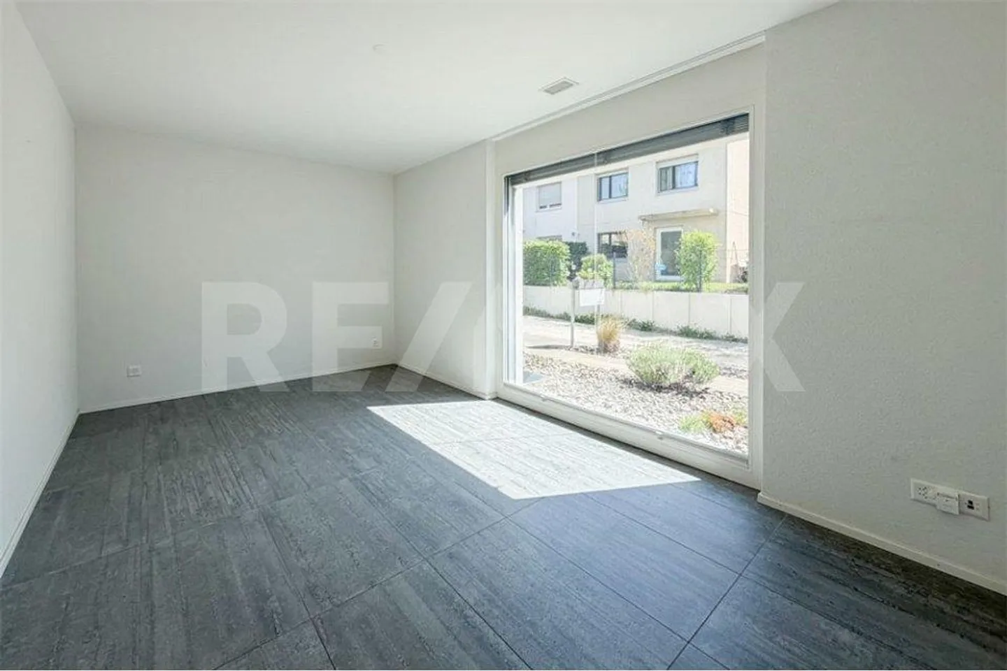 Your personal retreat in the green – stylish 4.5 room garden apartment - Photo 11 of 13