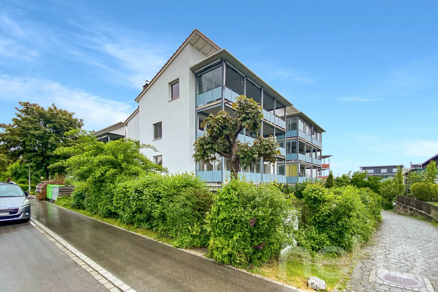 Appartement 4.5 pièces avec un environnement de vie lumineux et un balcon de 25 m2 - Photo 3 sur 13