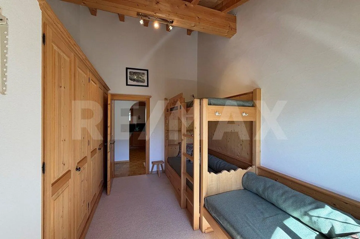 4.5-Room Penthouse Apartment in a Quiet and Central Location in Klo... - Photo 11 of 13