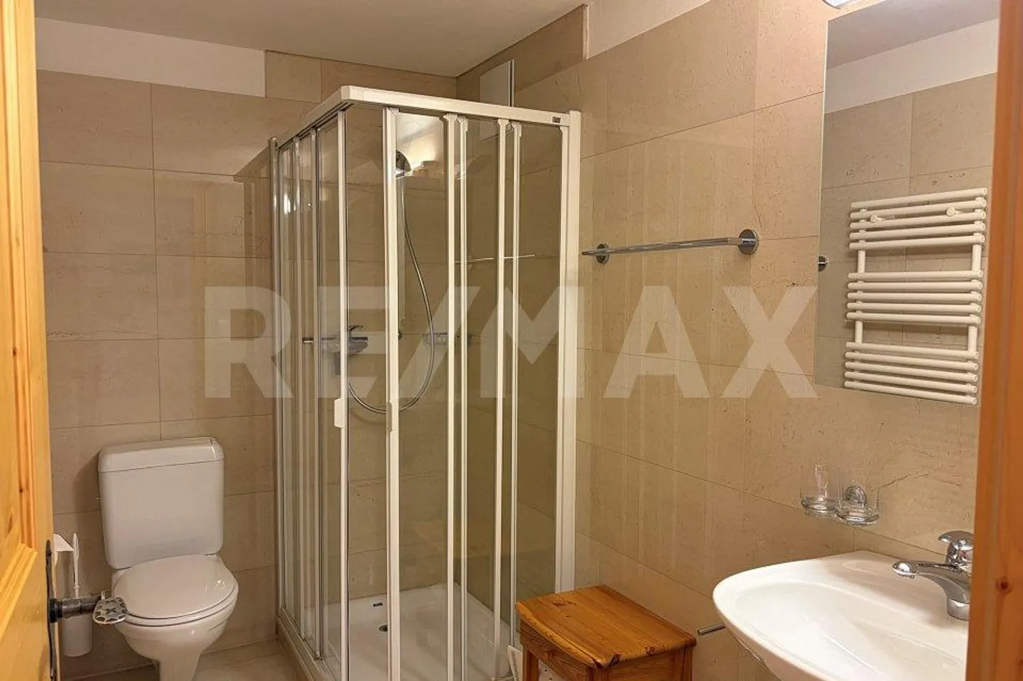 4.5-Room Penthouse Apartment in a Quiet and Central Location in Klo... - Photo 12 of 13