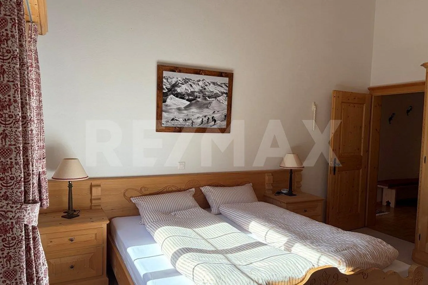 4.5-Room Penthouse Apartment in a Quiet and Central Location in Klo... - Photo 5 of 13