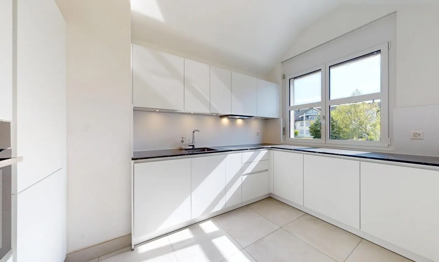 Light-flooded 3.5-room penthouse apartment in Affoltern am Albis - Photo 5 of 11