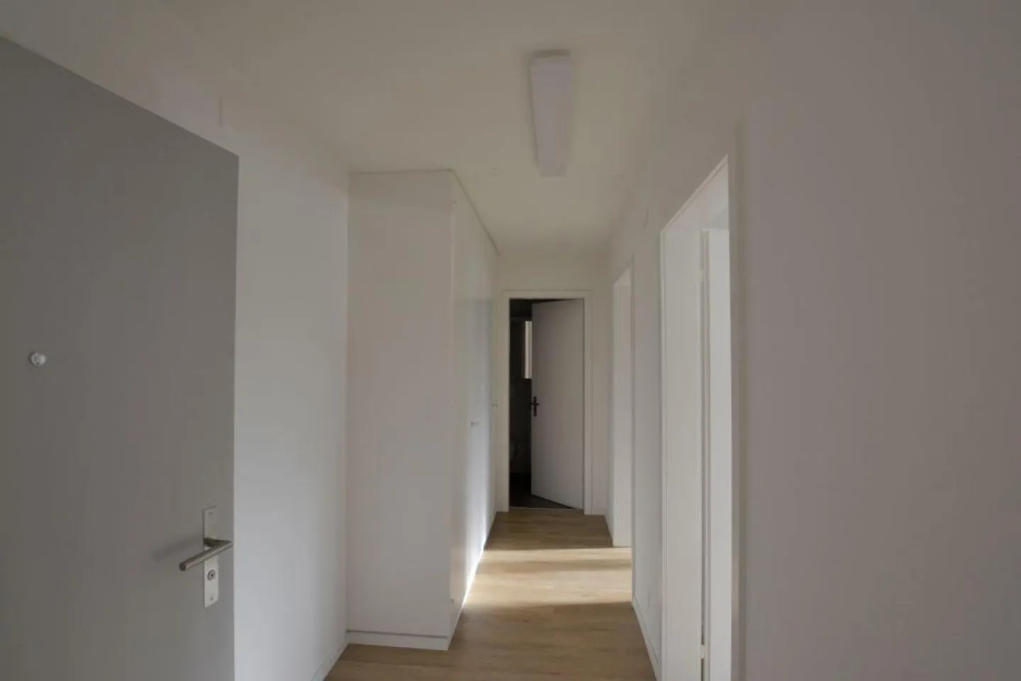 Beautiful, renovated apartment in Biel - Photo 6 of 7