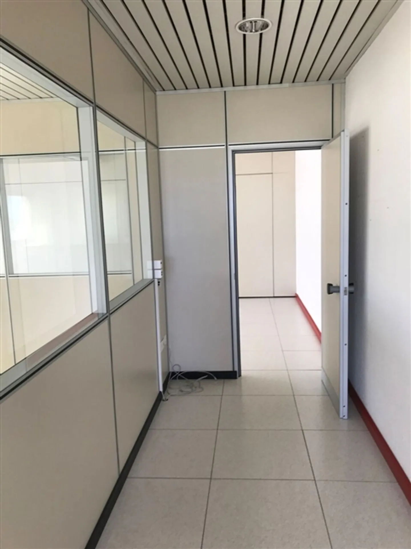 Miete in Cadenazzo Gewerbefläche von ca. 102 m² - Foto 4 von 6