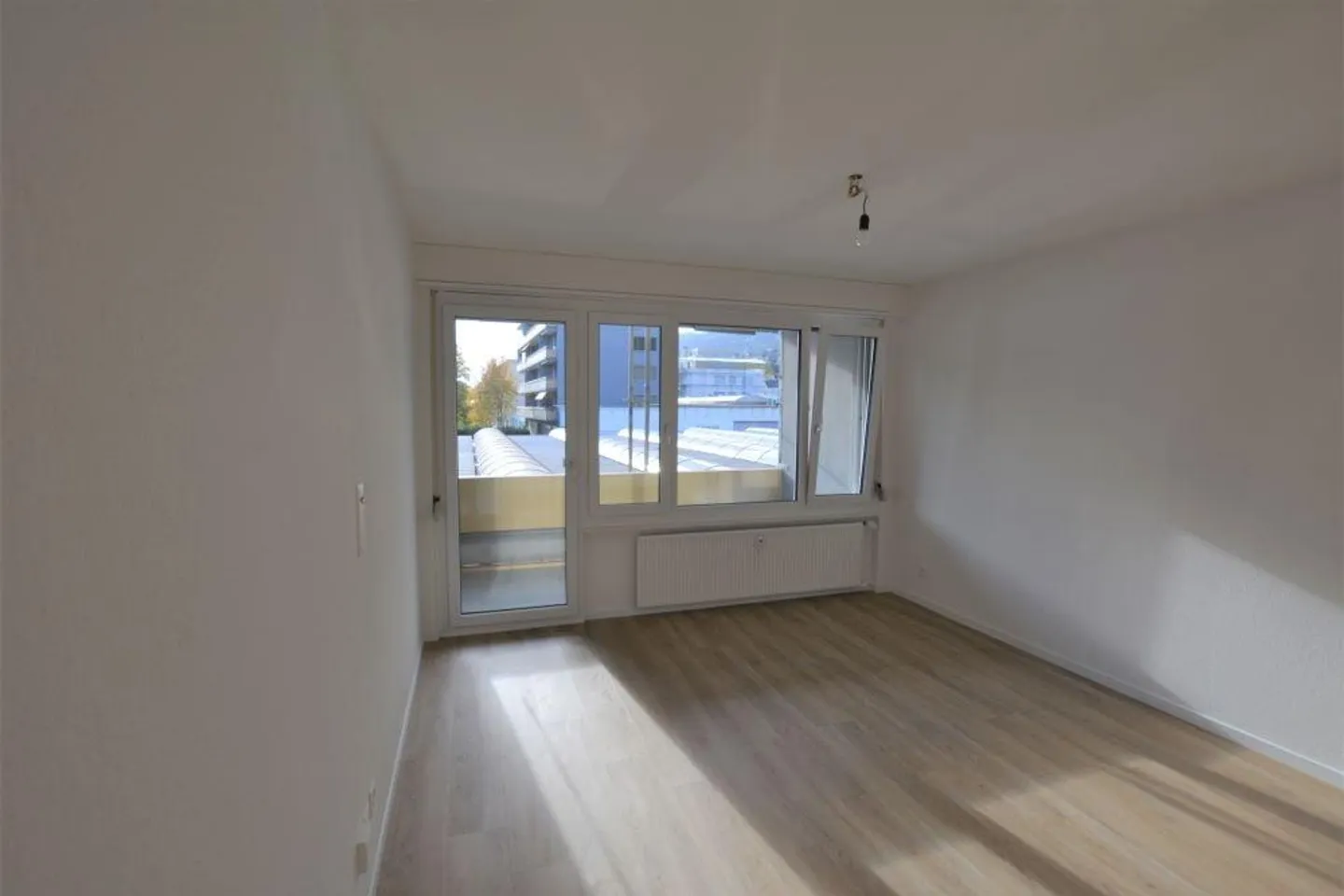 Beautiful, renovated apartment in Biel - Photo 4 of 7