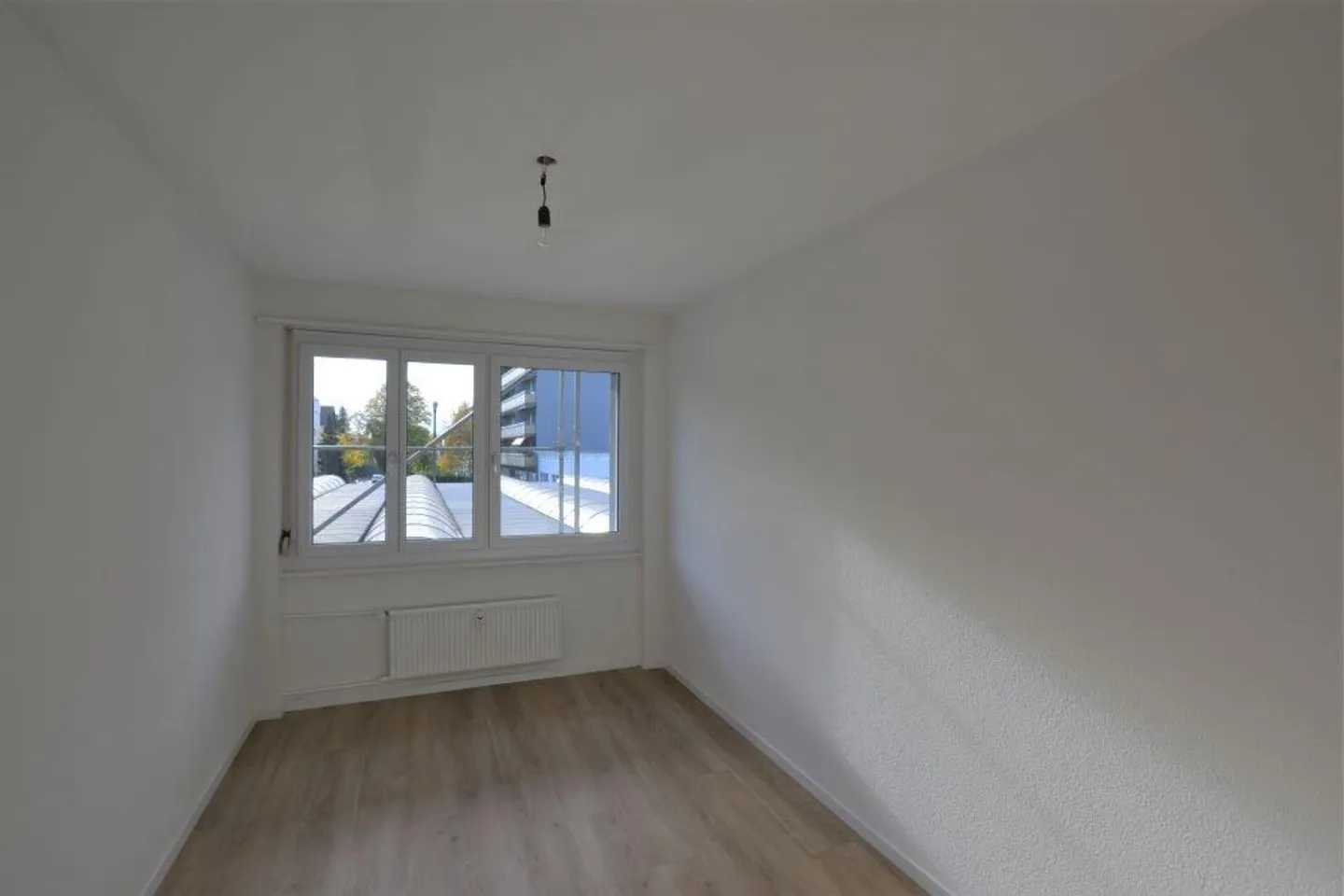 Beautiful, renovated apartment in Biel - Photo 5 of 7