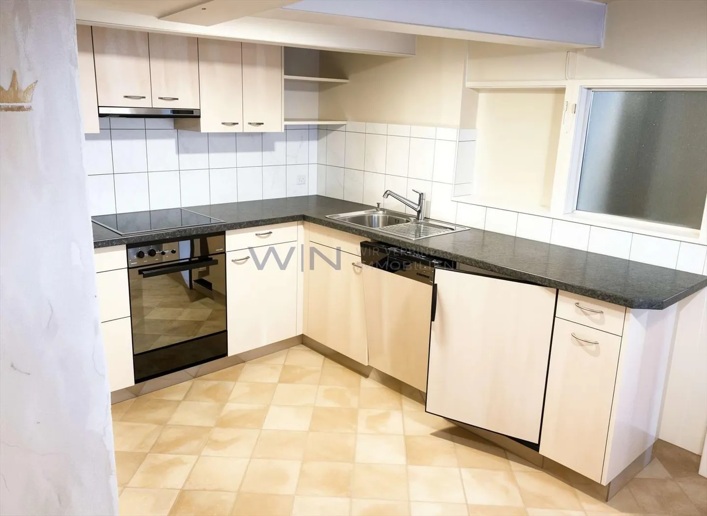 Yield property with attractive 5% NET RETURN - Photo 8 of 13