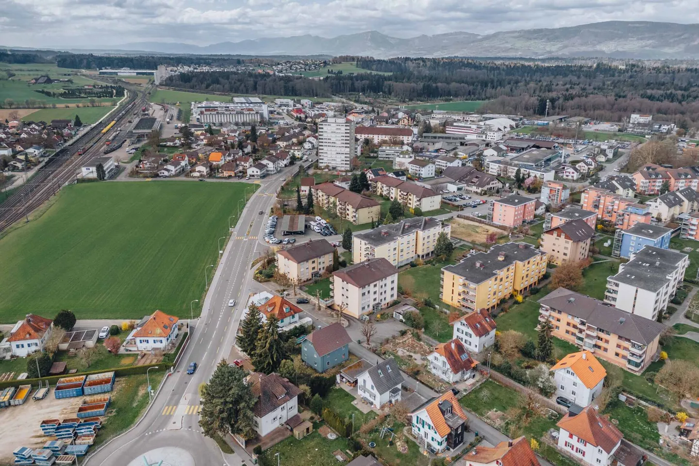 5.5 Room Apartment near Schools, Shopping and Train Station - Photo 2 of 16