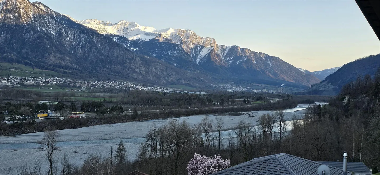 Helle Wohnung mit Panoramablick - Foto 3 von 11