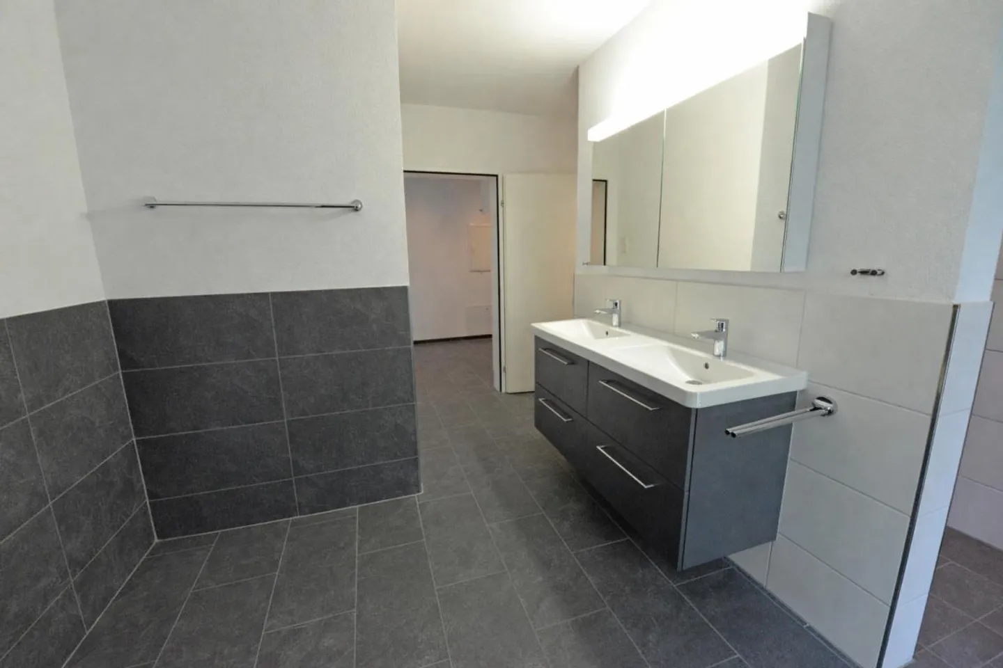 Topmodernes Apartment in zentraler Lage - Foto 5 von 10