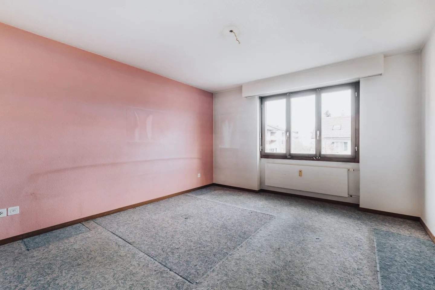 5.5 Room Apartment near Schools, Shopping and Train Station - Photo 7 of 16