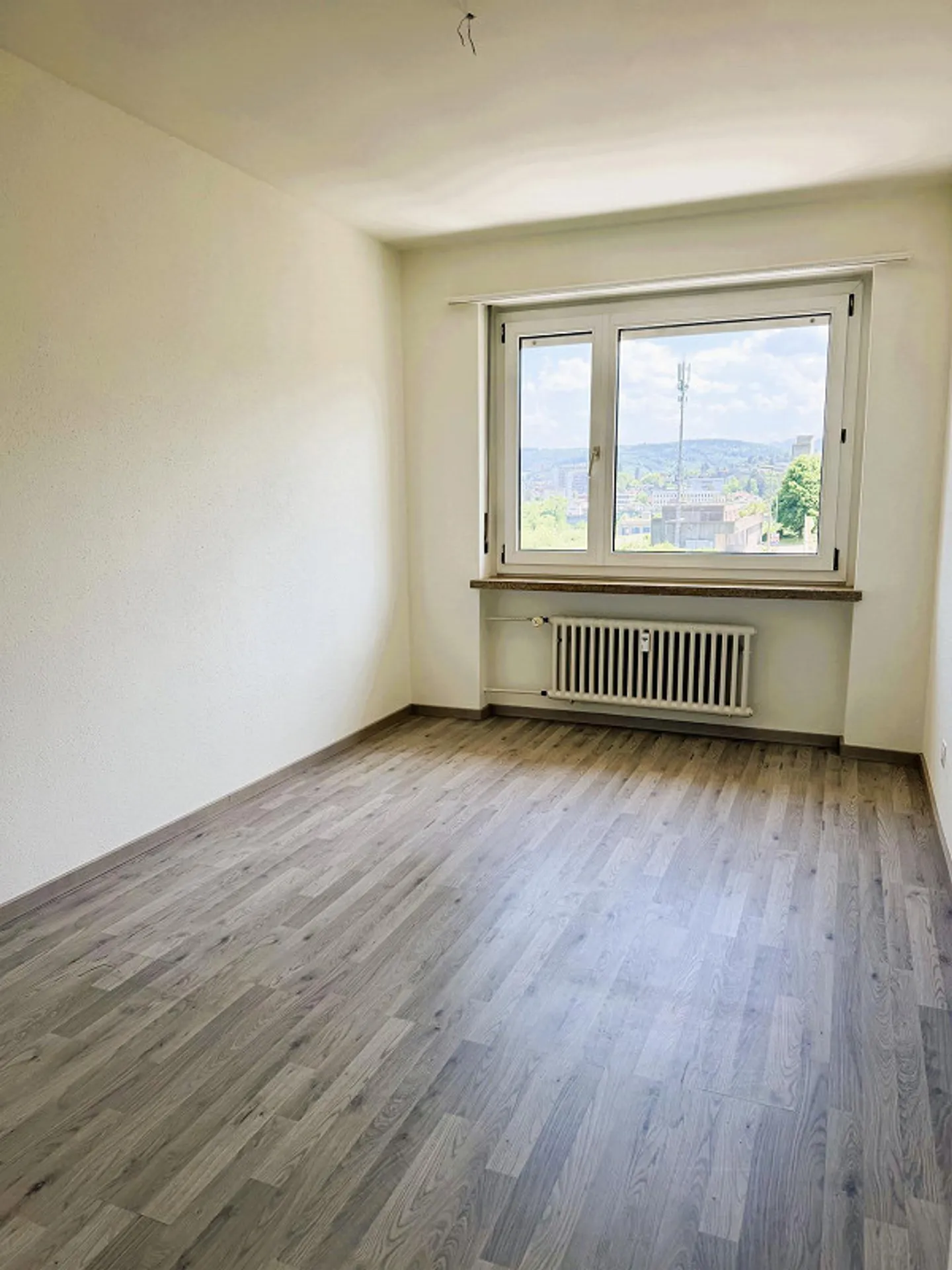 Gut geschnittene Wohnung mit Balkon - Foto 3 von 10