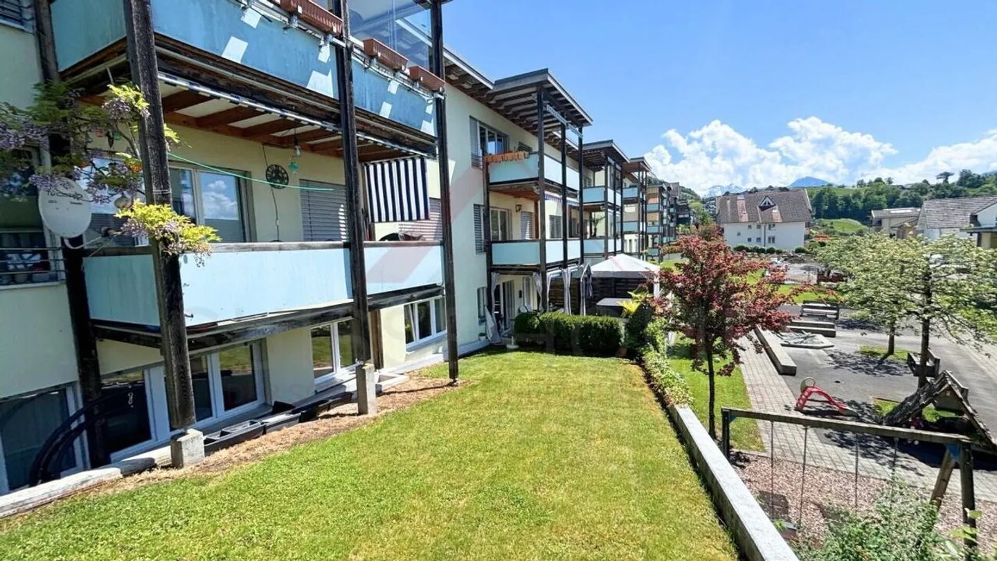 Charming Apartment with Lake View - Photo 12 of 13