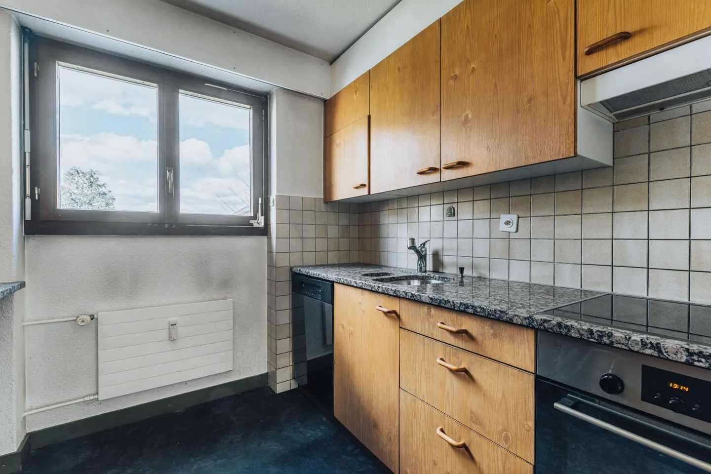 5.5 Room Apartment near Schools, Shopping and Train Station - Photo 12 of 16