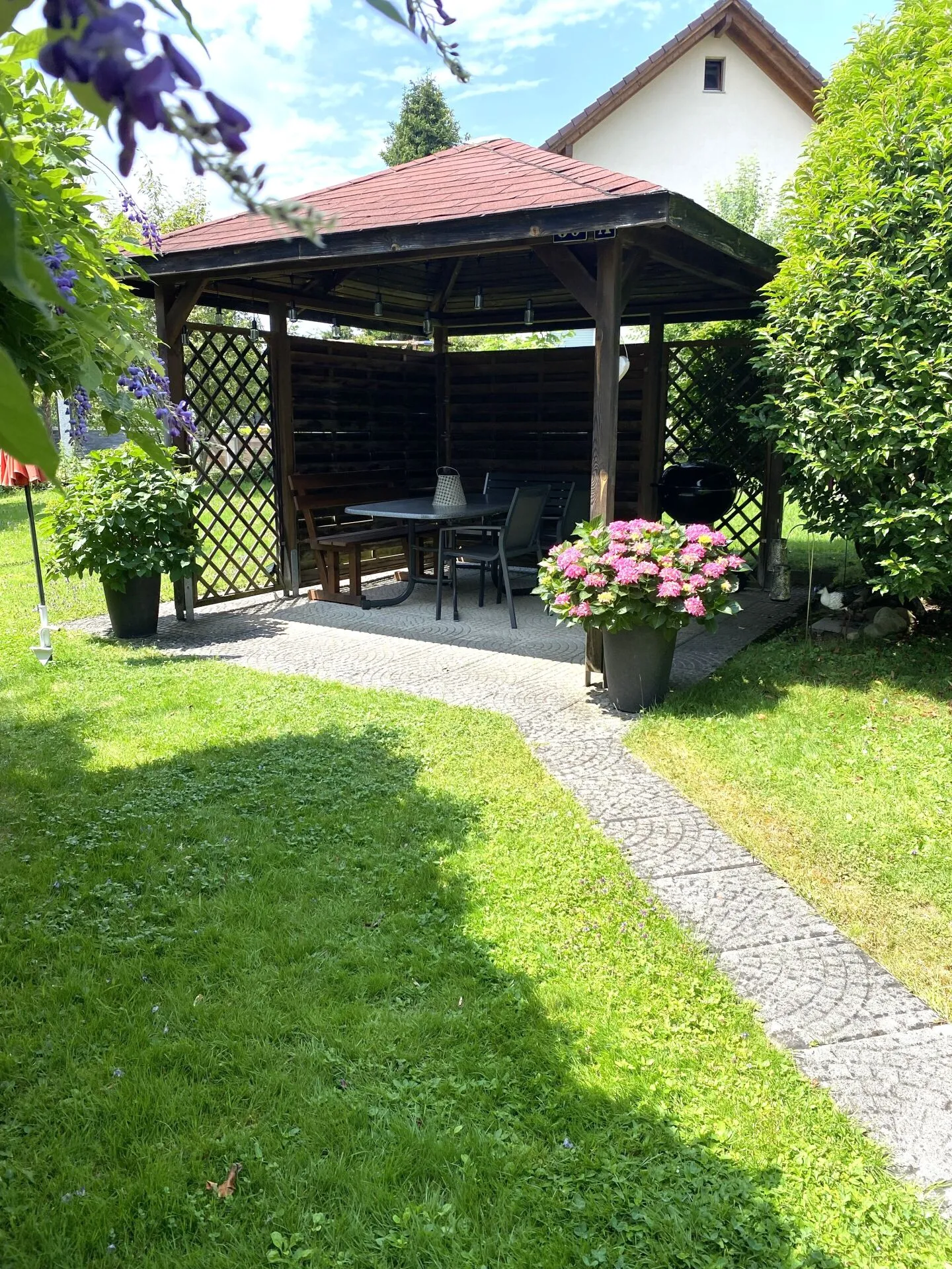 Charming two-family house with optional land parcel - Photo 11 of 13