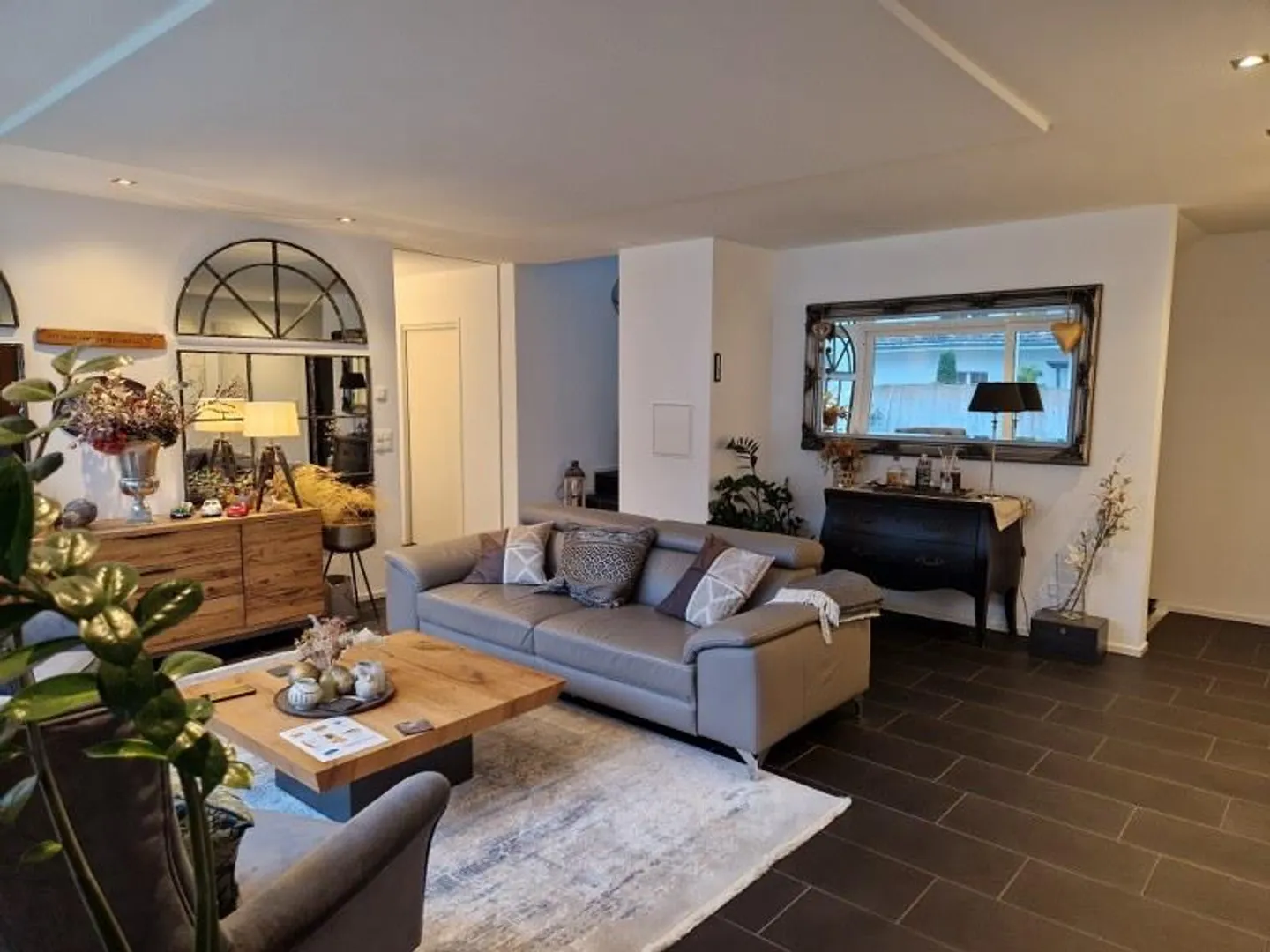 Exclusive Single-Family Home - Photo 8 of 21