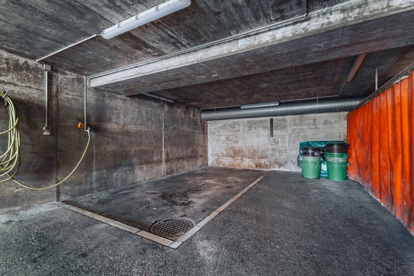 5.5 Room Apartment near Schools, Shopping and Train Station - Photo 15 of 16