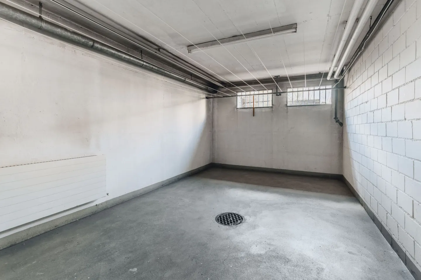 5.5 Room Apartment near Schools, Shopping and Train Station - Photo 16 of 16