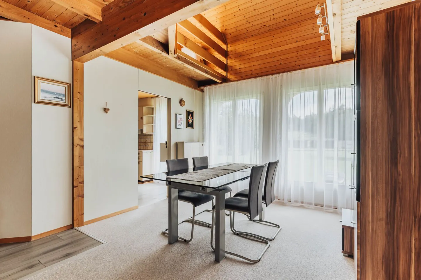 Einfamilienhaus mit grossem Grundstück - Foto 10 von 25