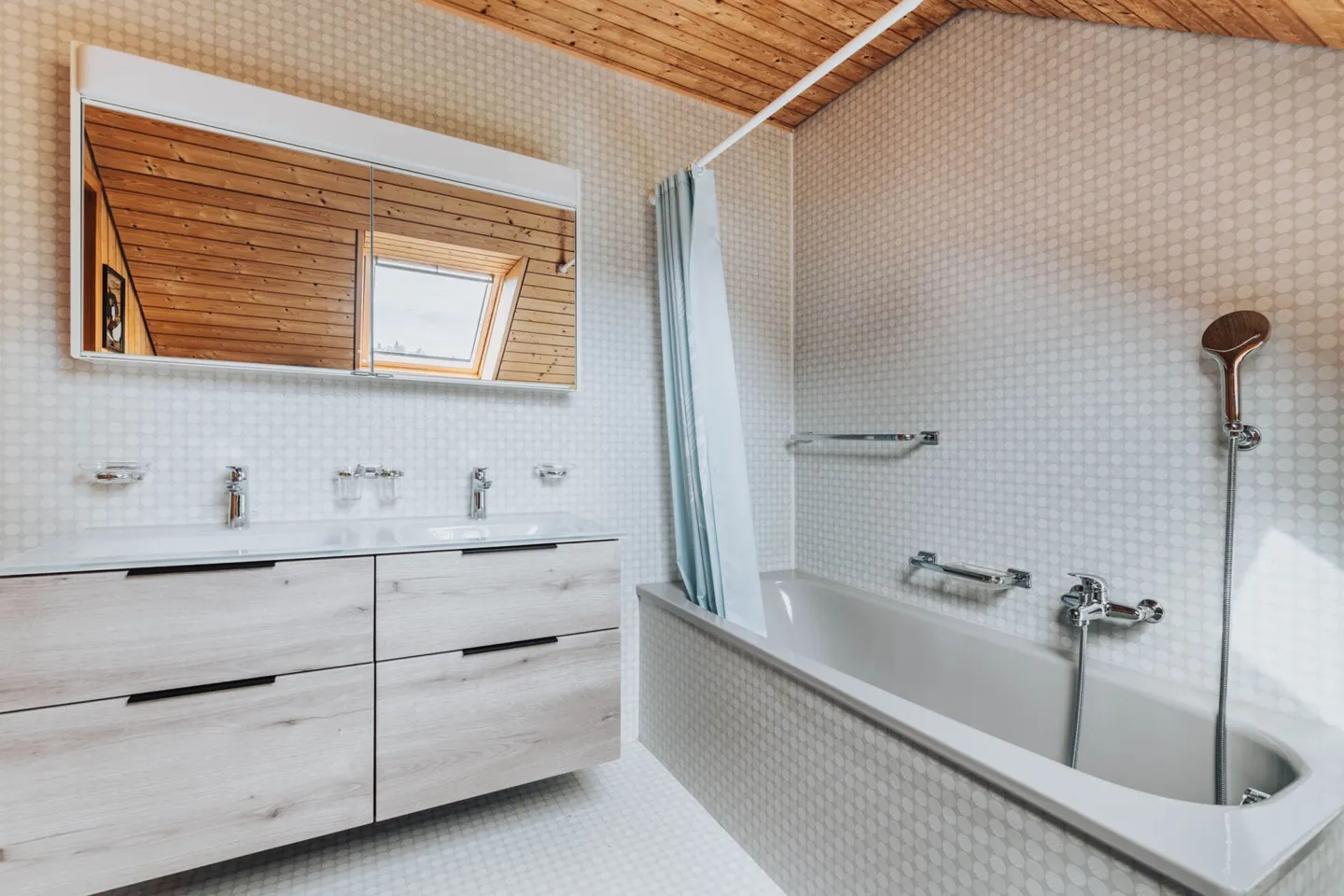 Einfamilienhaus mit grossem Grundstück - Foto 18 von 25