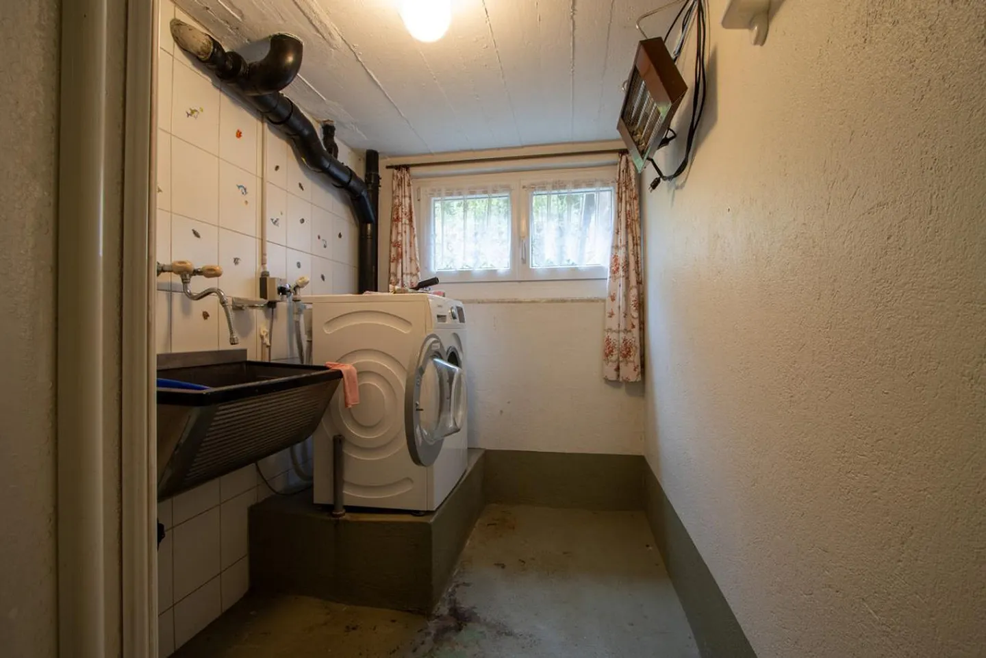 Proprietà attraente con potenziale d'uso versatile - Foto 24 di 25