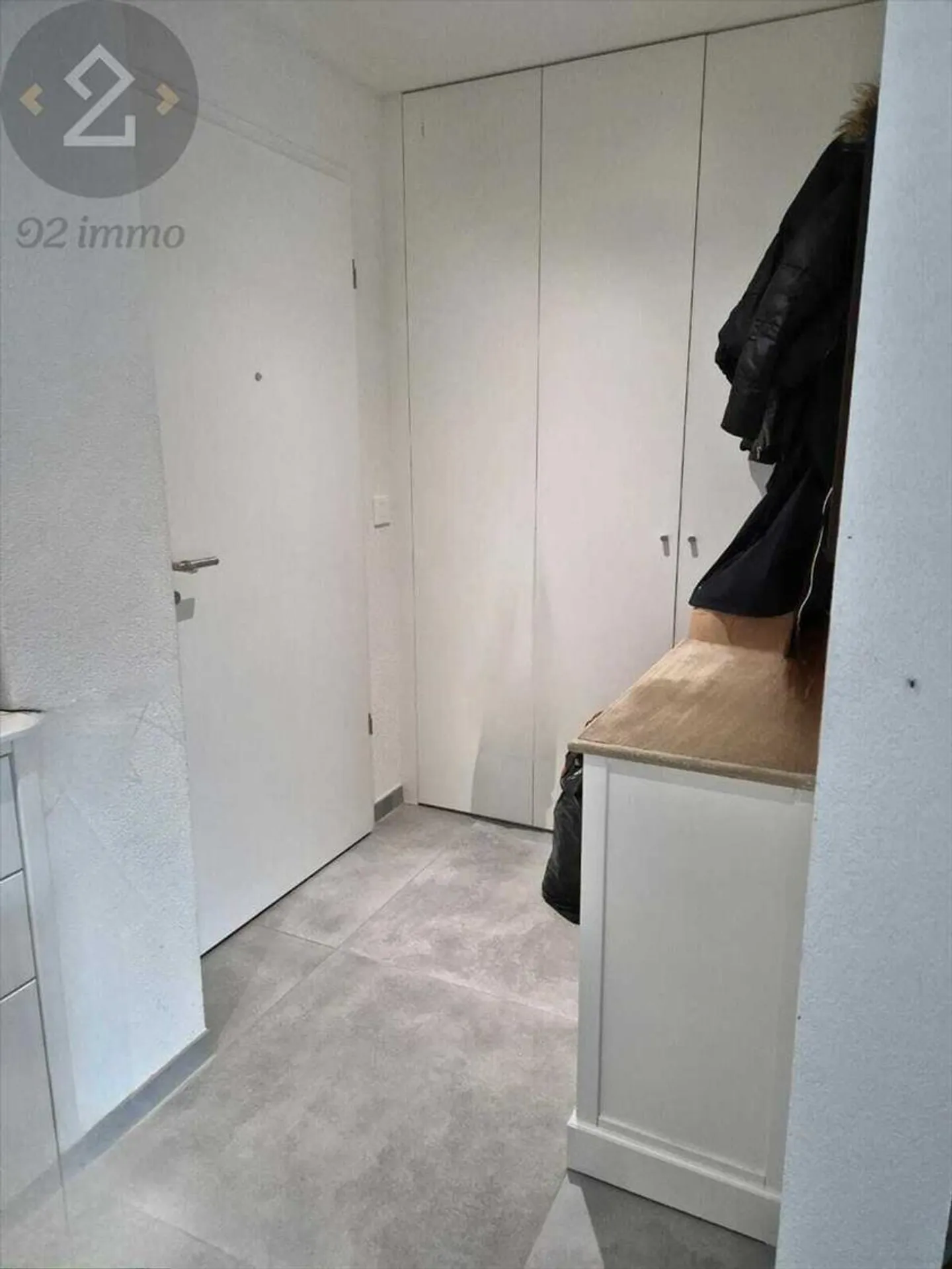 Modern Apartment with Garden - Photo 6 of 8