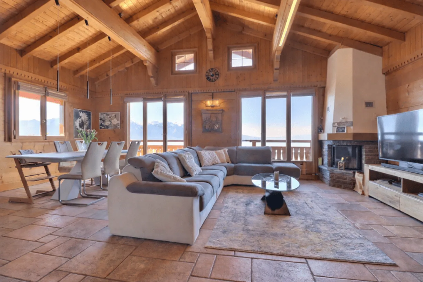 Chalet with Lake and Mountain Views - Photo 2 of 13