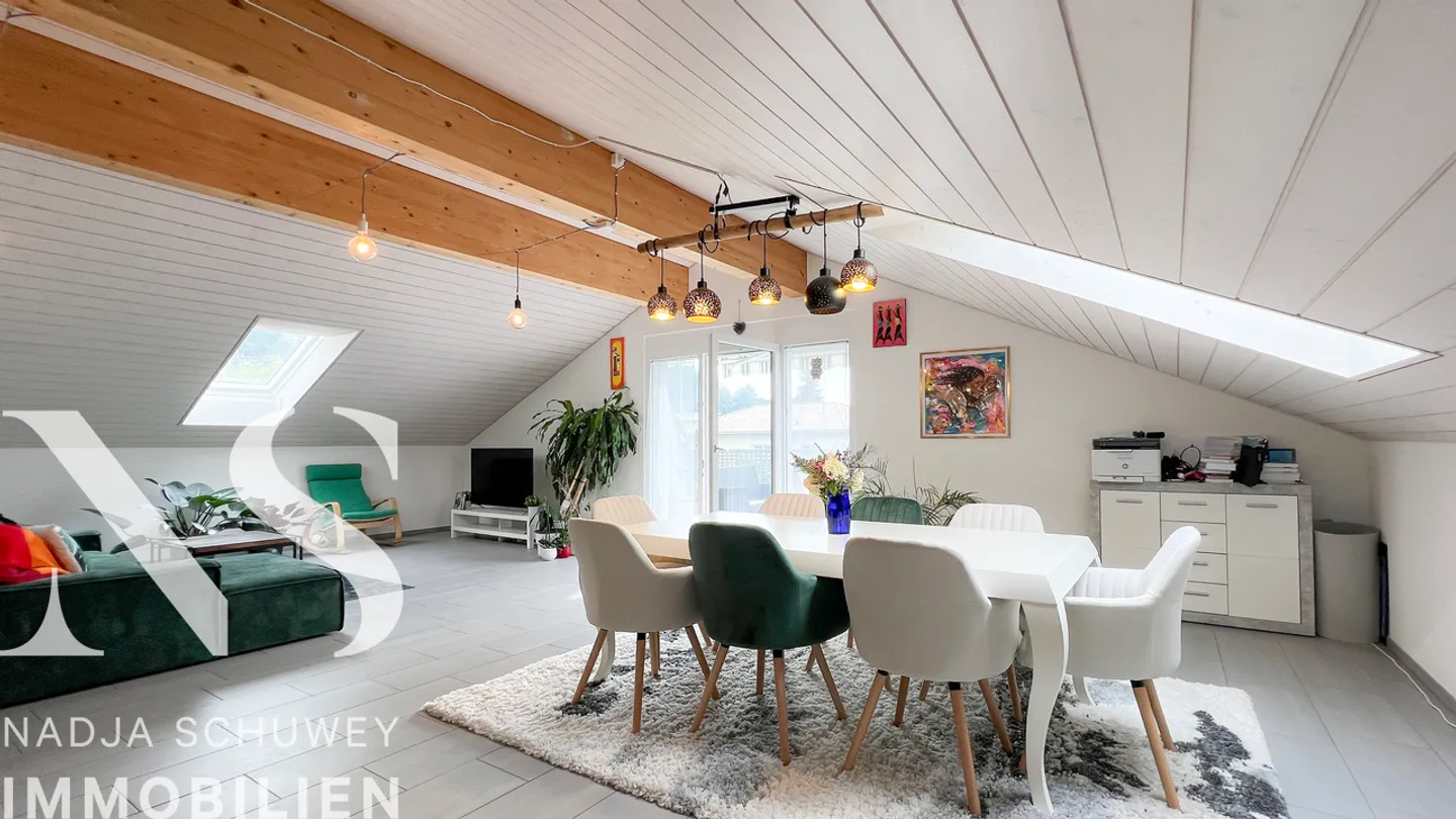 Propriété polyvalente avec caractère de maison individuelle - Photo 3 sur 13