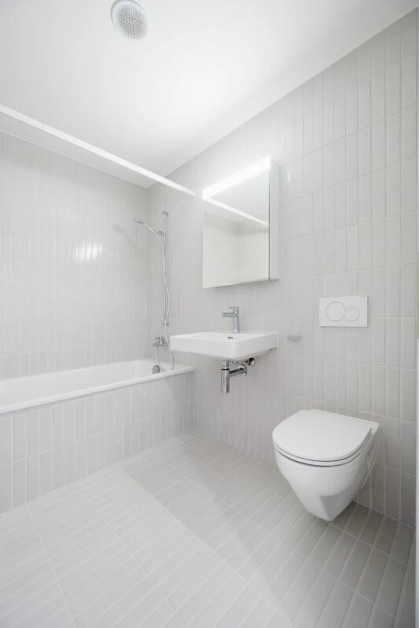 Sehr schöne 4,5-Zimmer-Wohnung komplett neu mit Balkon-Loggia - Foto 4 von 12