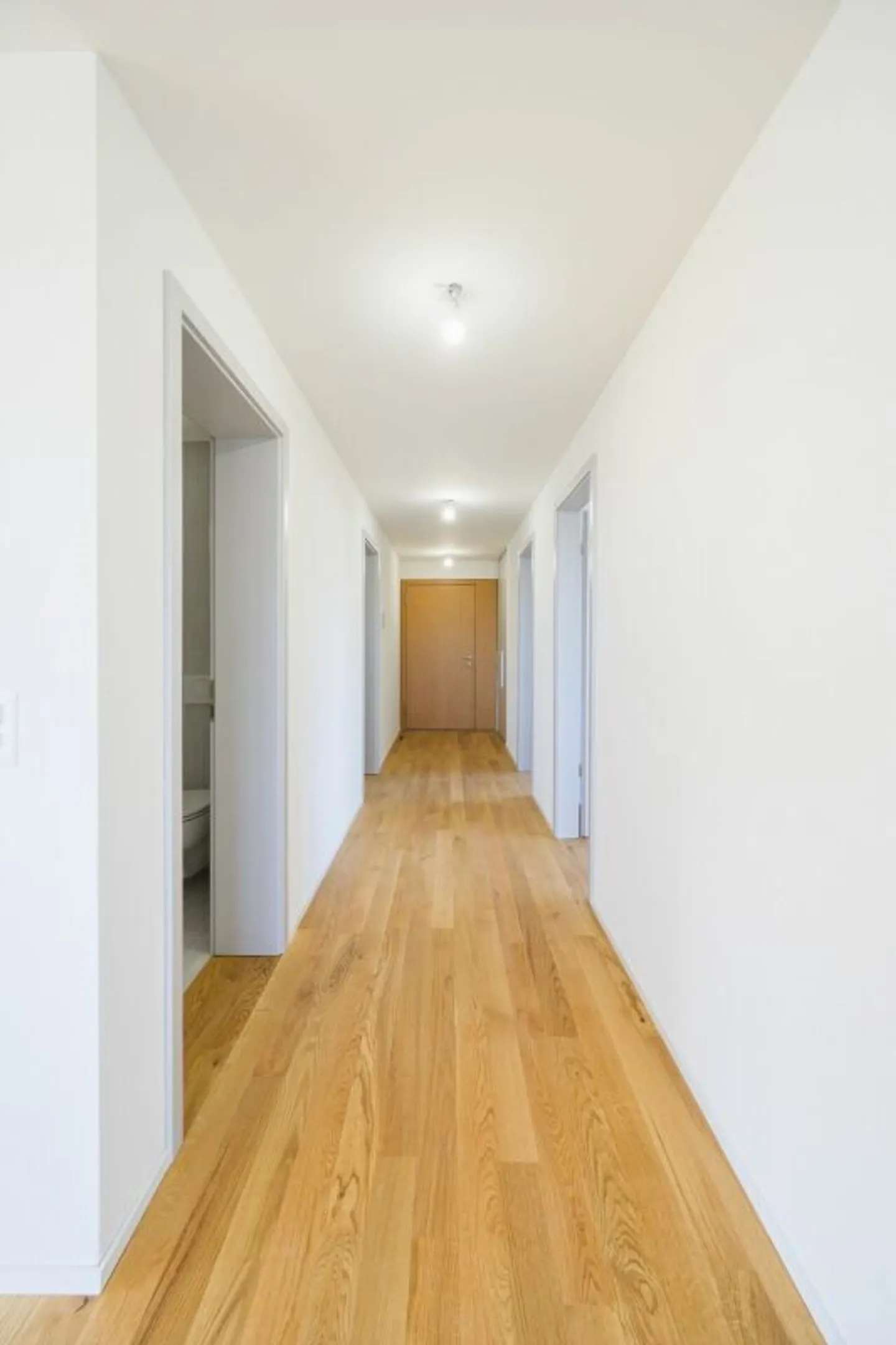 Sehr schöne 4,5-Zimmer-Wohnung komplett neu mit Balkon-Loggia - Foto 8 von 12