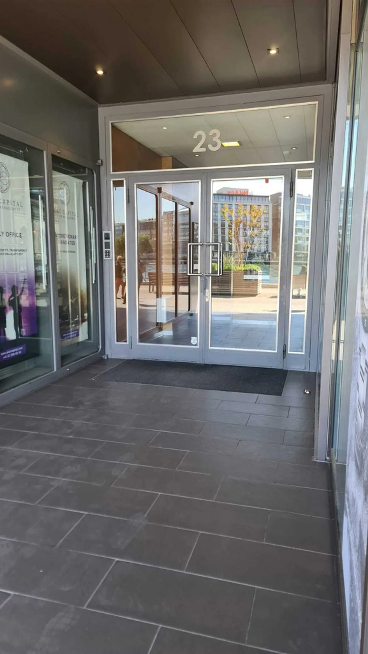 Ufficio in affitto al 2° piano in Quai des Bergues - Foto 2 di 2