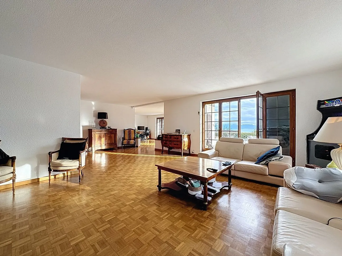 Villa with private studio - View of the lake and Alps - Jacuzzi for unforgettable moments - Photo 7 of 13