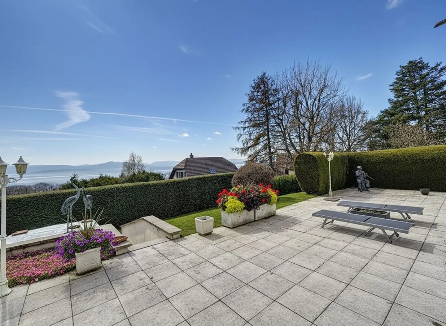 Villa with private studio - View of the lake and Alps - Jacuzzi for unforgettable moments - Photo 4 of 13