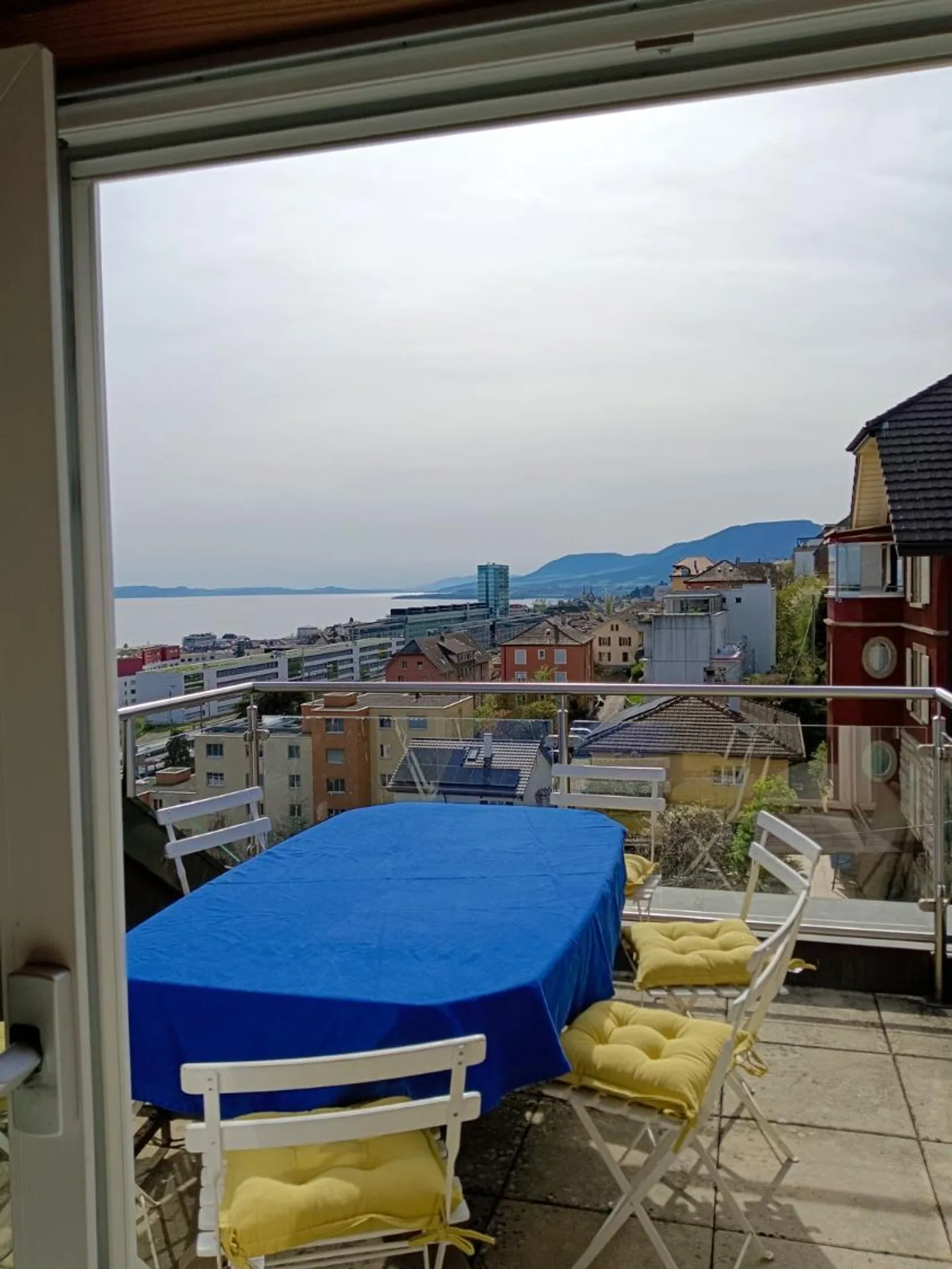 Appartement trois pièces - Attique - avec ascenseur - Photo 1 sur 6