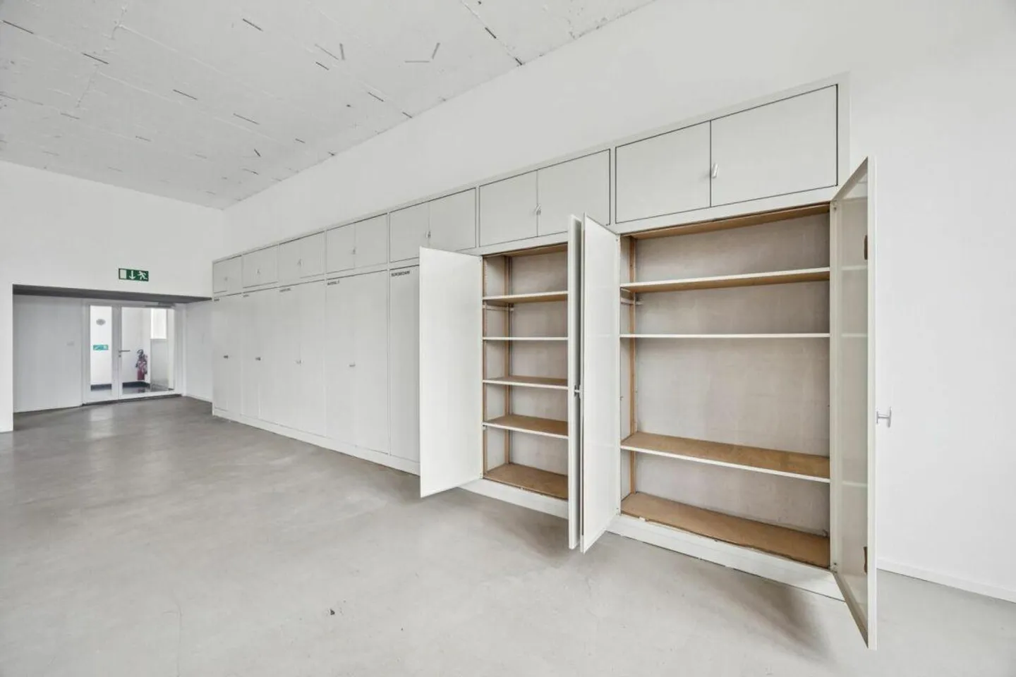 Espace de bureau central en gros œuvre - concevez votre nouveau site - Photo 4 sur 10