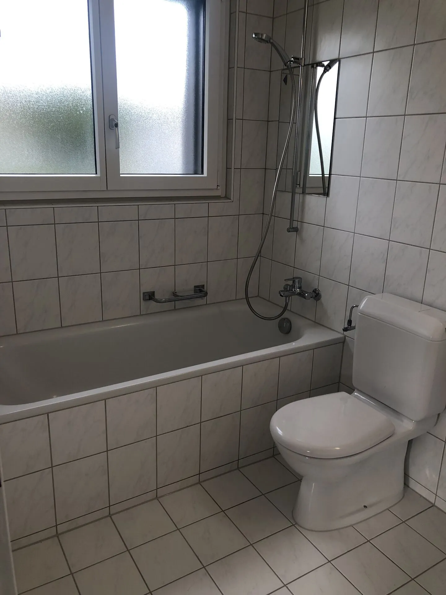 Appartamento 2.5 stanze parzialmente ristrutturato con area giardino - Foto 5 di 7