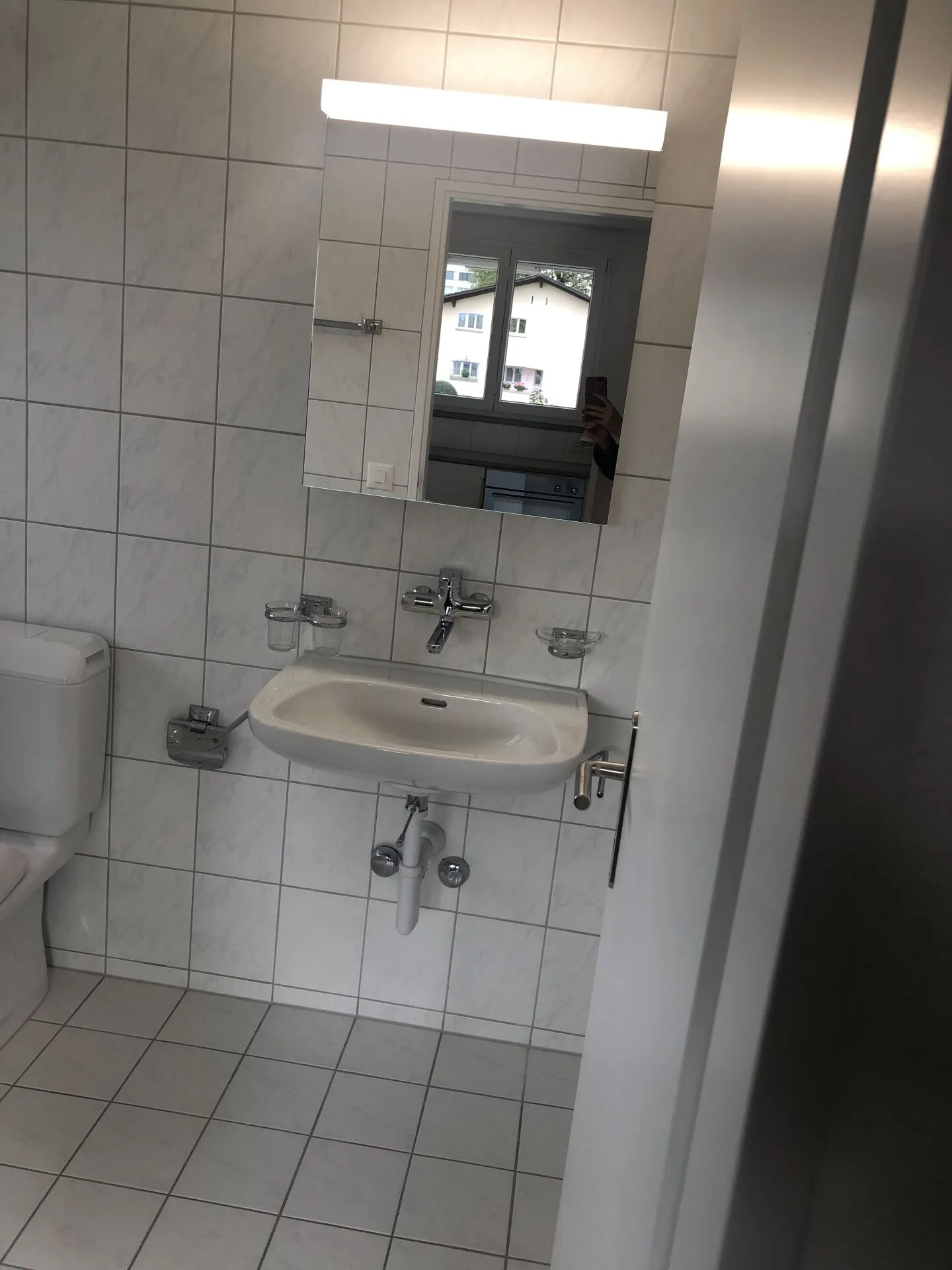 Appartamento 2.5 stanze parzialmente ristrutturato con area giardino - Foto 6 di 7