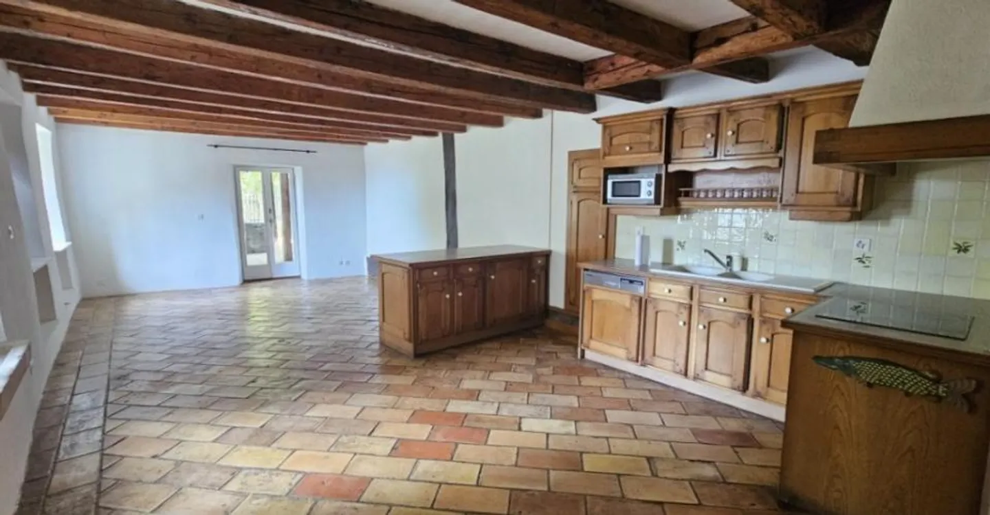Village house to renovate. Rural with potential. - Photo 2 of 8