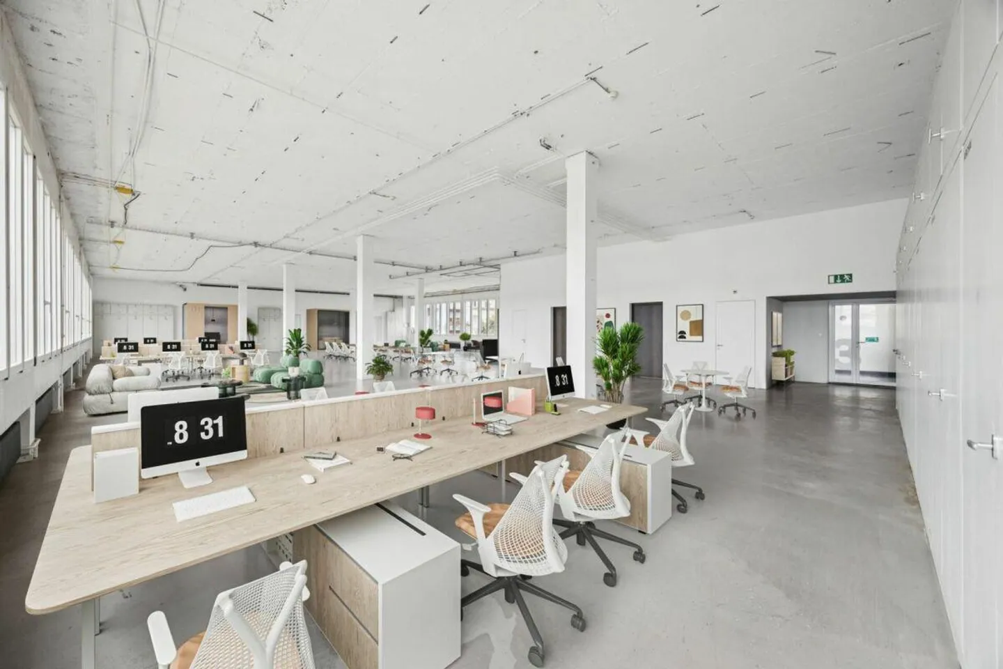 Espace de bureau central en gros œuvre - concevez votre nouveau site - Photo 3 sur 10