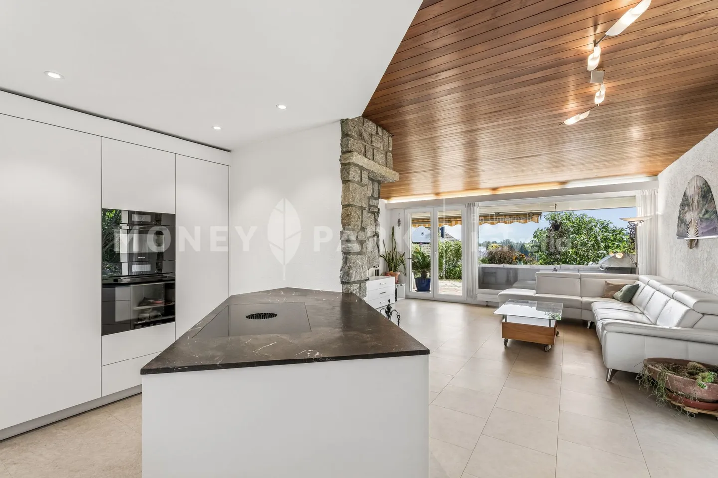 Attractive 6.5-room detached house in a family-friendly location - Photo 4 of 16