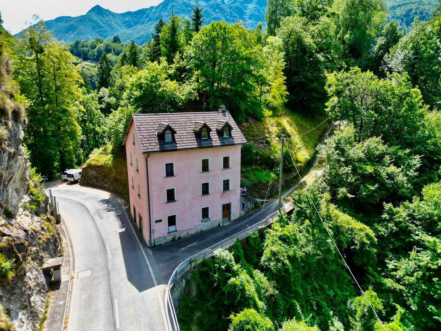 5-Room Ticino House on the River — Centovalli - Photo 1 of 13