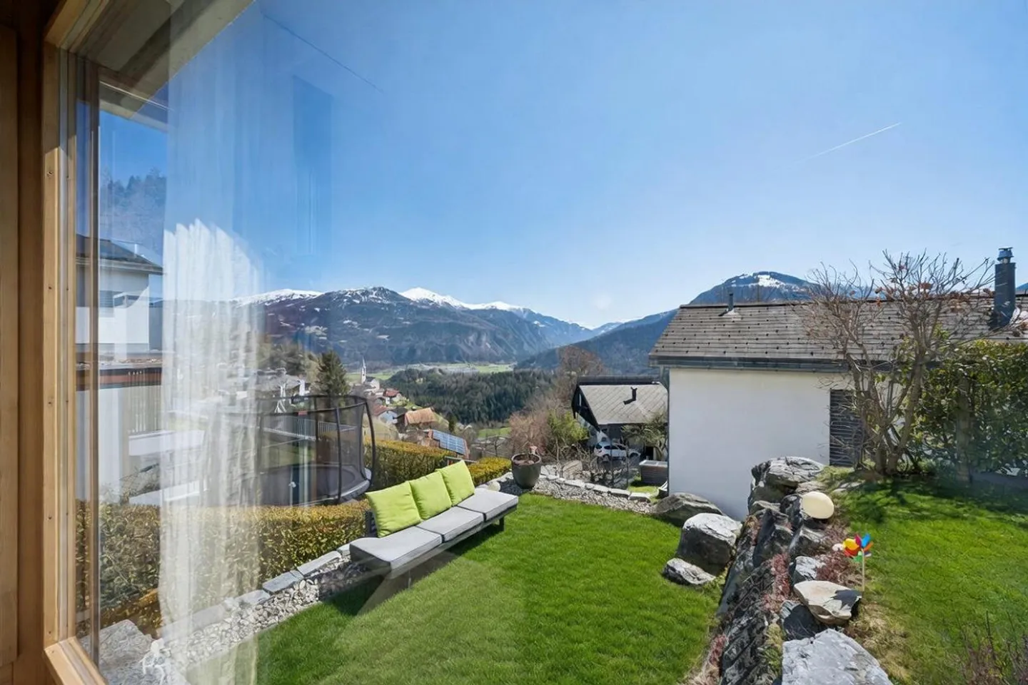 Charmantes Einfamilienhaus mit Garten - Foto 2 von 4