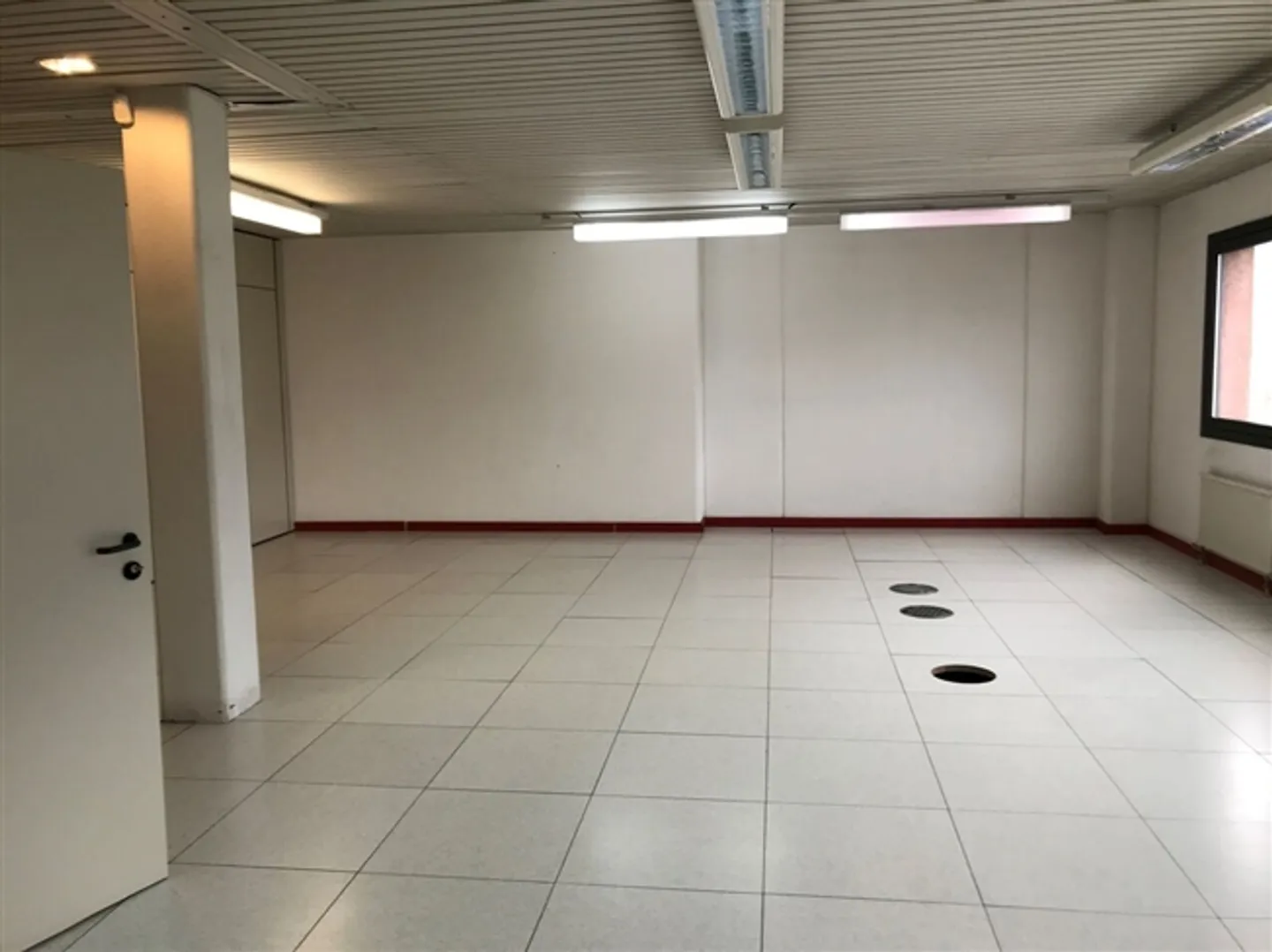 Miete in Cadenazzo Gewerbefläche von ca. 130 m² - Foto 3 von 6