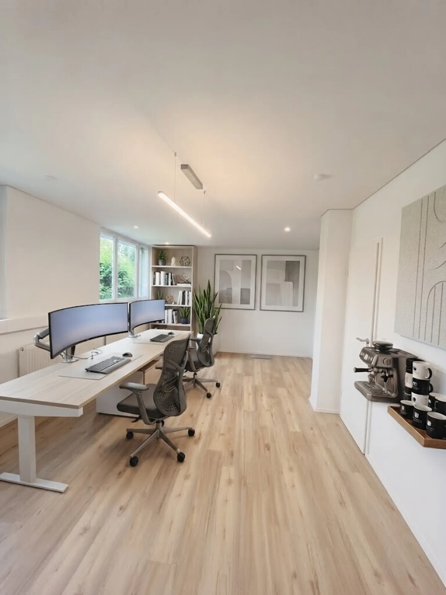 Exclusive, newly renovated offices in a central location 8 units available for flexible rental - Photo 9 of 9
