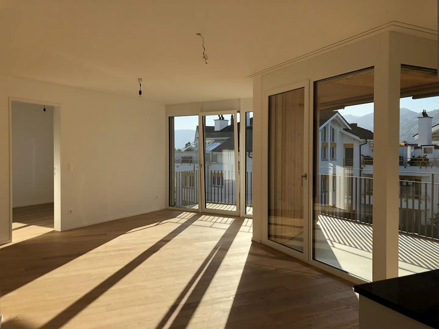 Sonnige Wohnung mit grossem Sitzplatz - Foto 4 von 7